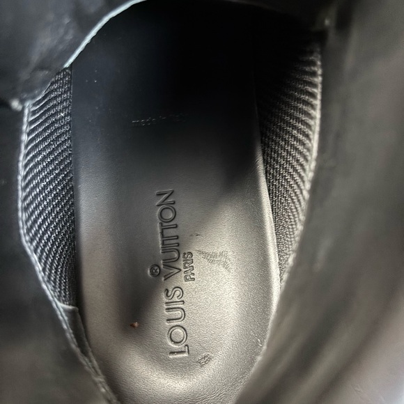 Louis Vuitton sneaker high top. - Picture 5 of 6